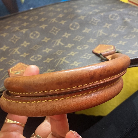 Authentic Louis Vuitton Sac Flat - Picture 2 of 9